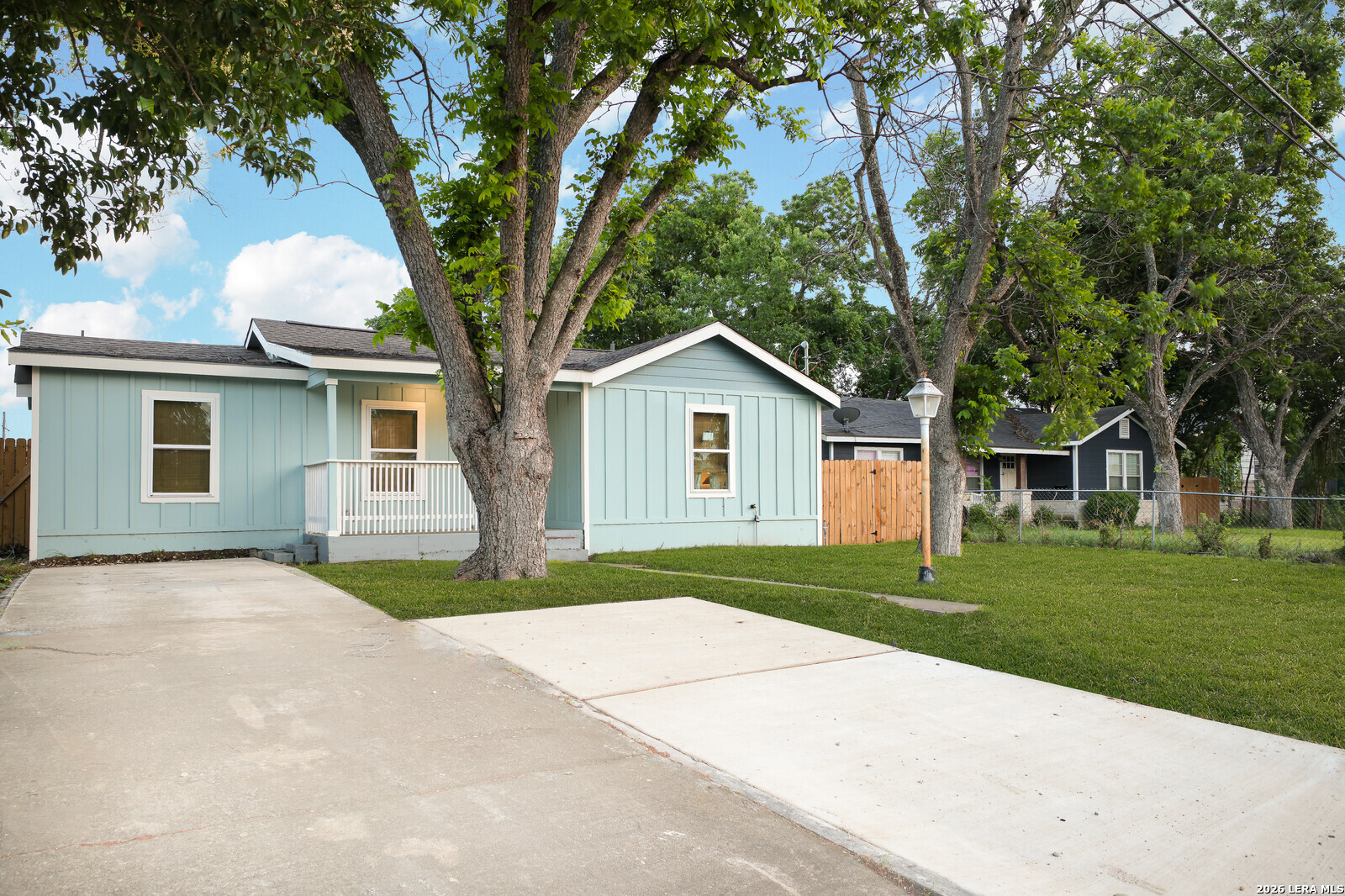 559 W Nacogdoches Street New Braunfels TX 78130
