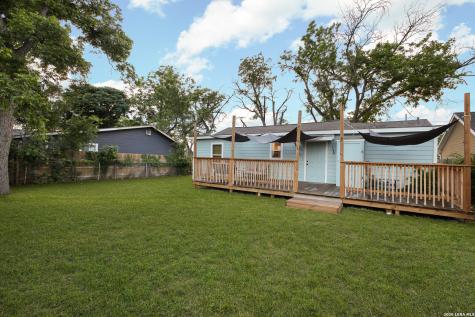 559 W Nacogdoches Street New Braunfels TX 78130