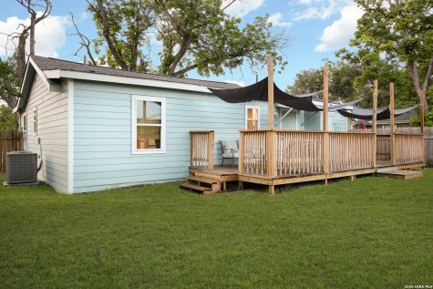 559 W Nacogdoches Street New Braunfels TX 78130