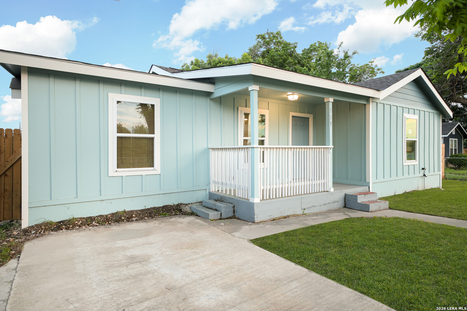 559 W Nacogdoches Street New Braunfels TX 78130