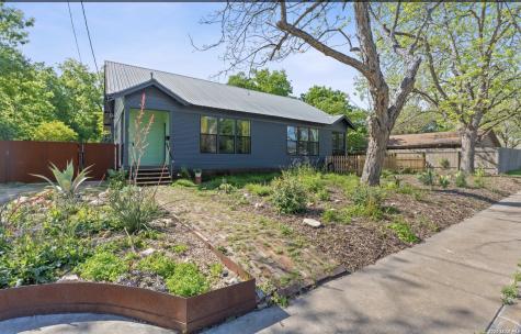 708 W Prairie Lea Street Lockhart TX 78644