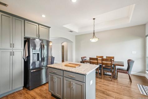 128 Parkcrest Floresville TX 78114