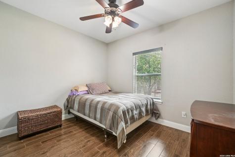 128 Parkcrest Floresville TX 78114
