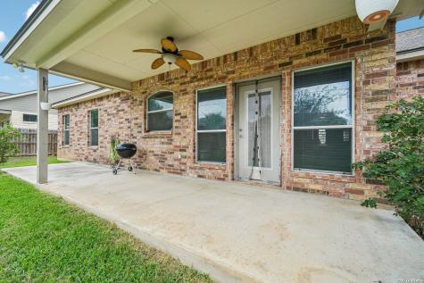 128 Parkcrest Floresville TX 78114