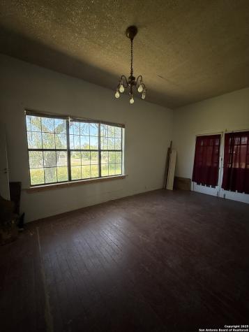 306 N 10th Carrizo Springs TX 78834