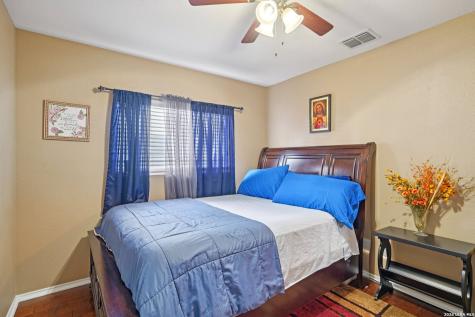 7835 Saddle Run Selma TX 78154