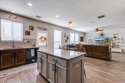 10106 Cowboy Lane San Antonio TX 78254