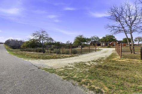 1007 Bluebonnet Lane (Lot 195) Adkins TX 78101