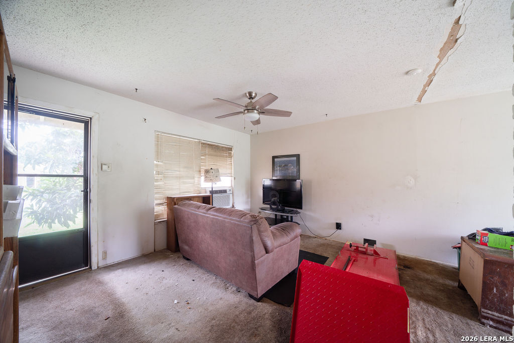 811 Stonegate Drive Universal City TX 78148