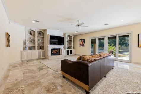 519 Blackjack Oak Shavano Park TX 78230