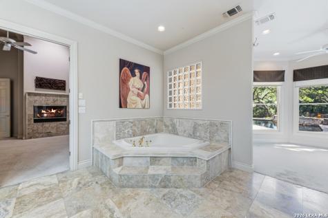 519 Blackjack Oak Shavano Park TX 78230