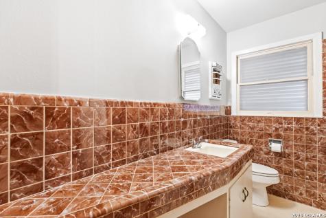 558 Cicero San Antonio TX 78218