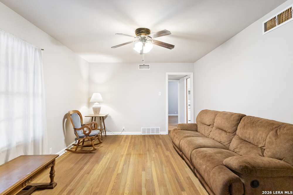 558 Cicero San Antonio TX 78218