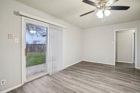 318 Balboa Drive Universal City TX 78148