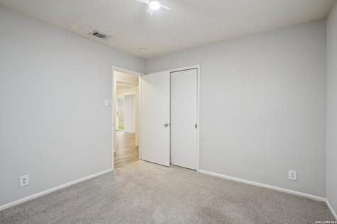 318 Balboa Drive Universal City TX 78148
