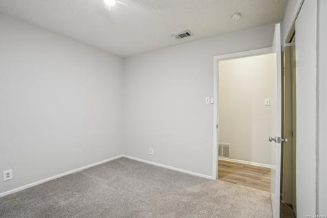 318 Balboa Drive Universal City TX 78148