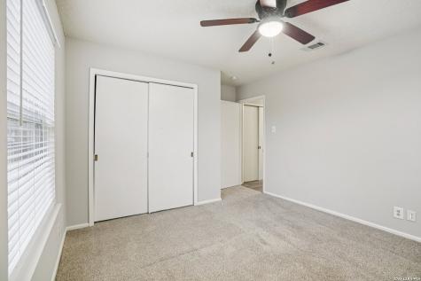 318 Balboa Drive Universal City TX 78148