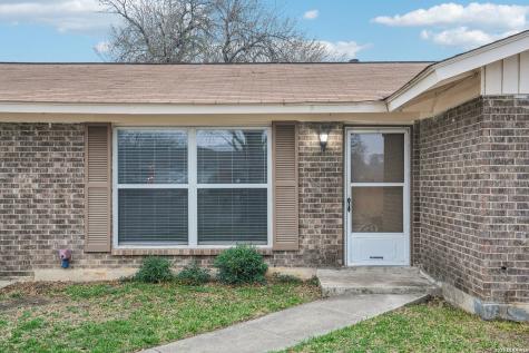 318 Balboa Drive Universal City TX 78148