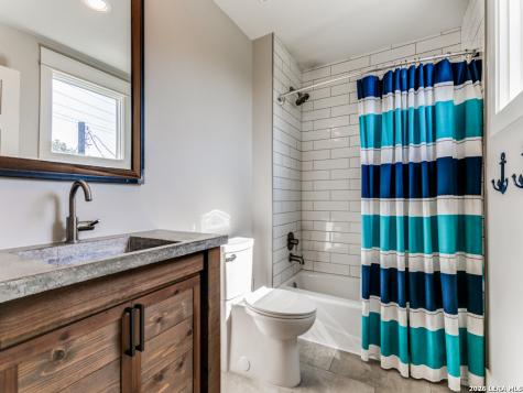 1103 N Pine Street San Antonio TX 78202