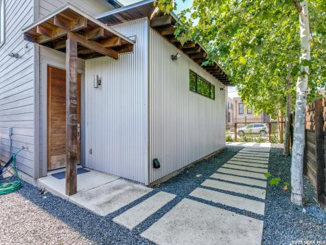 1103 N Pine Street San Antonio TX 78202