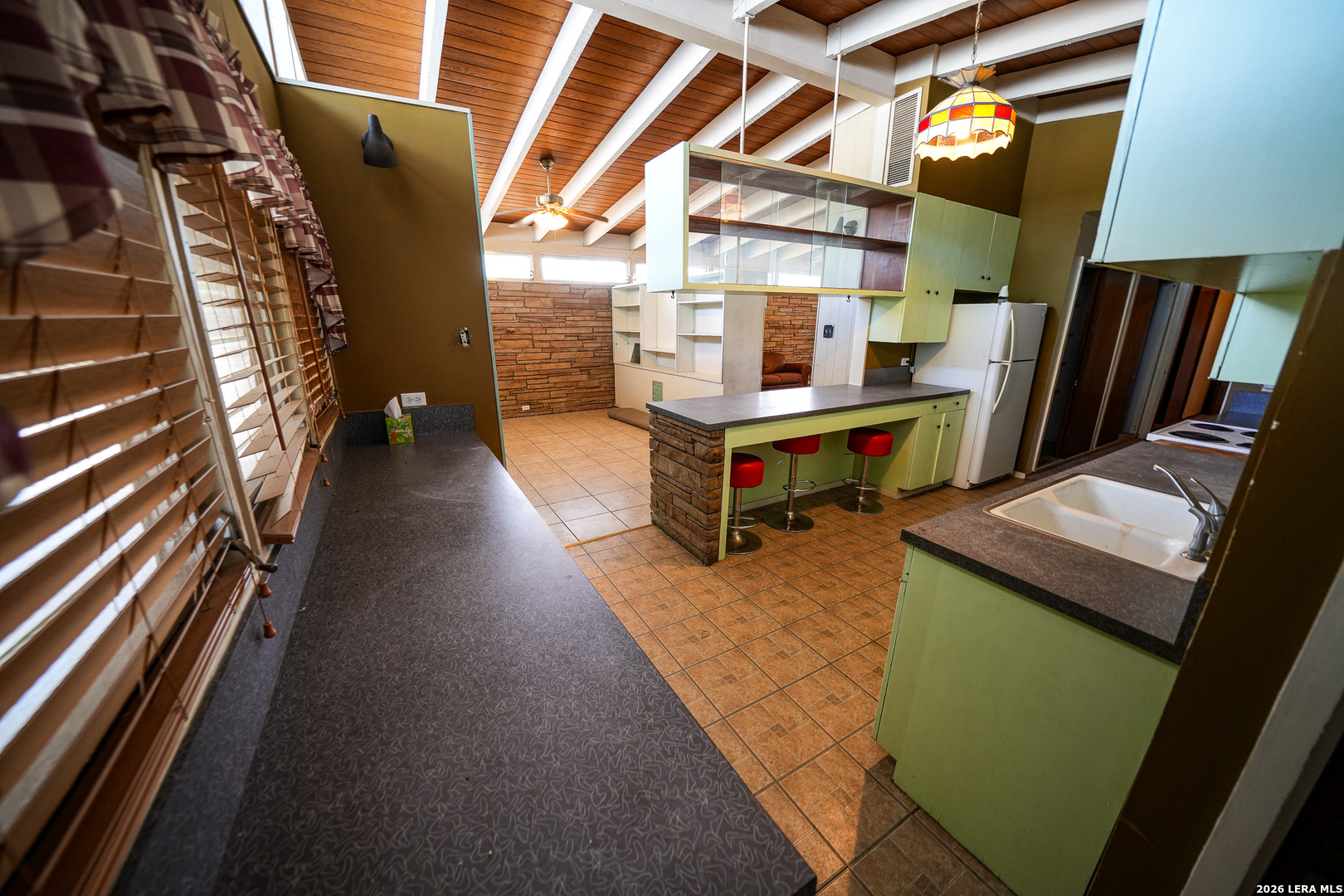 664 S Edwards Avenue Charlotte TX 78011
