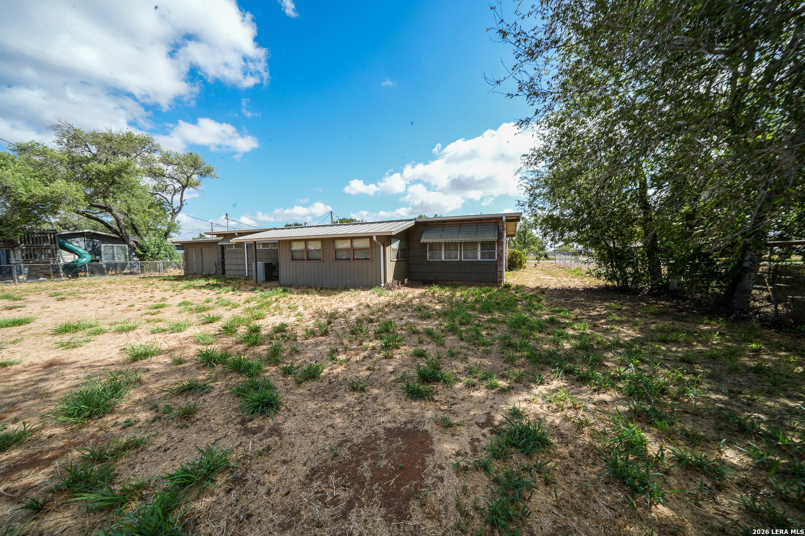 664 S Edwards Avenue Charlotte TX 78011