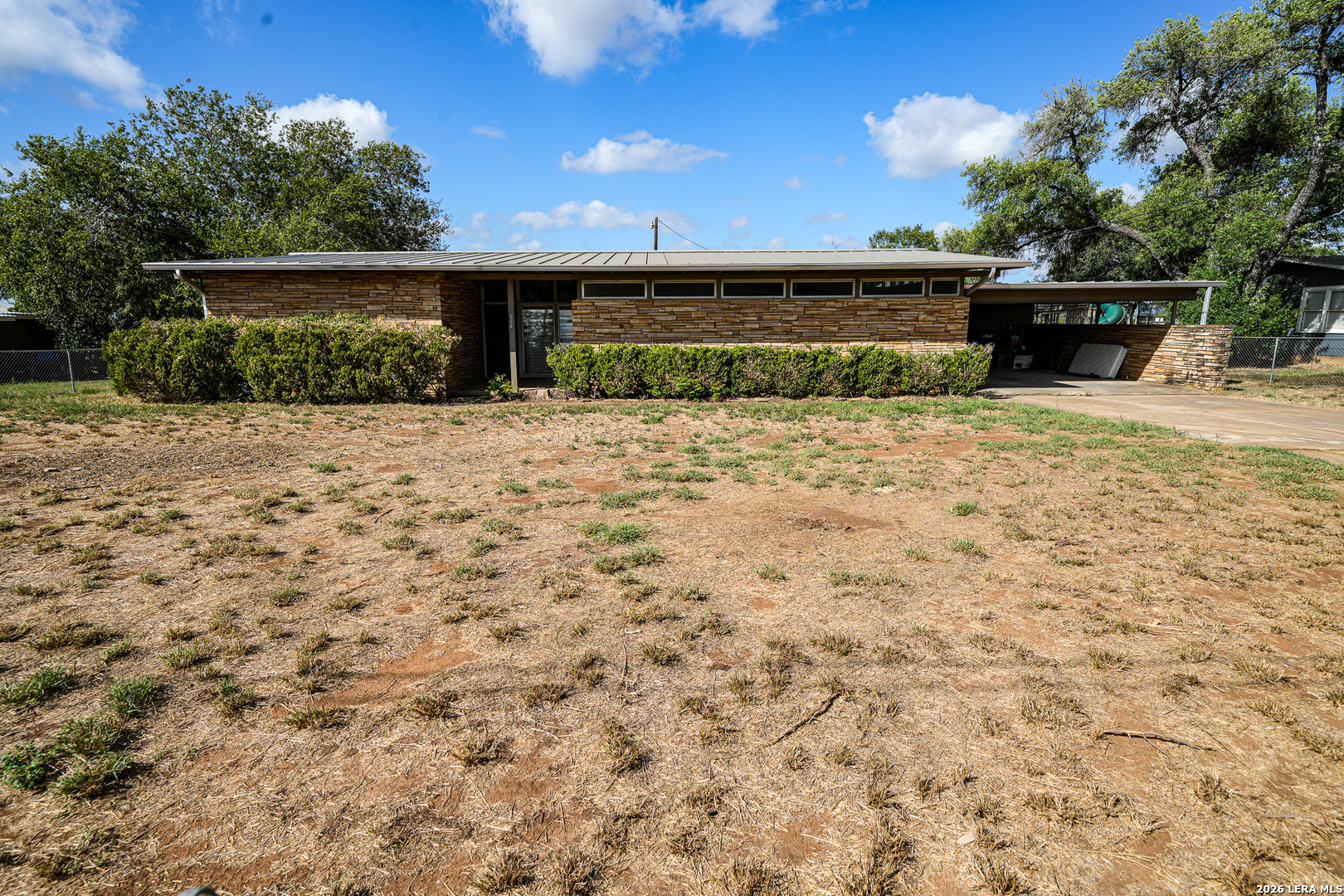 664 S Edwards Avenue Charlotte TX 78011