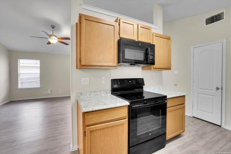 4014 Sparrow Lake San Antonio TX 78244