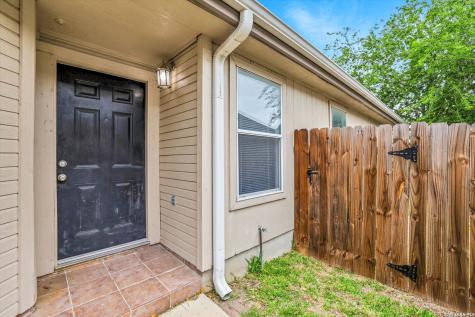 4014 Sparrow Lake San Antonio TX 78244