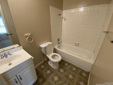 5706 Lake Cove San Antonio TX 78222