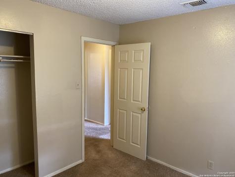 5706 Lake Cove San Antonio TX 78222