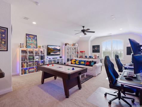 324 Valley Lodge New Braunfels TX 78132