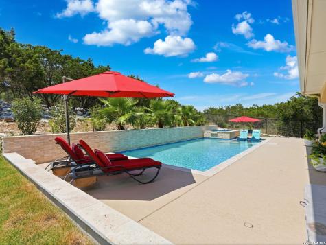 324 Valley Lodge New Braunfels TX 78132