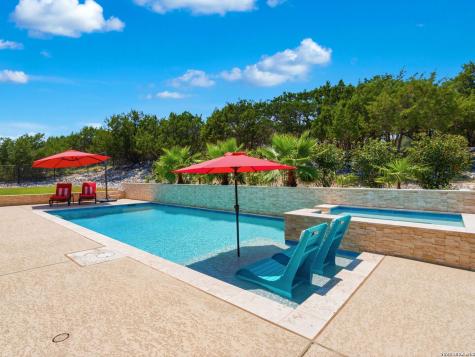 324 Valley Lodge New Braunfels TX 78132