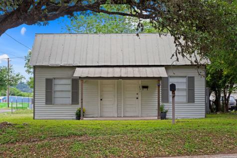 1421 Park Street Kerrville TX 78028