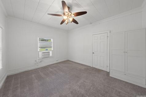 1421 Park Street Kerrville TX 78028
