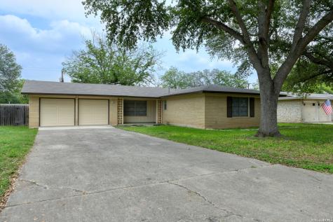 214 Oaklane Drive Universal City TX 78148