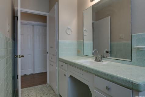 214 Oaklane Drive Universal City TX 78148