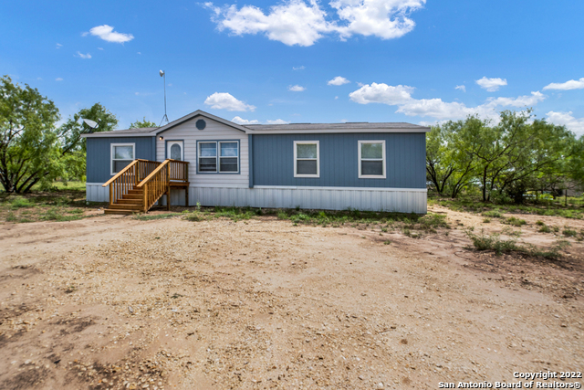 1007 County Road 773 Devine TX 78016