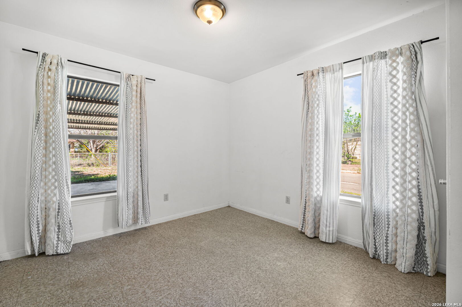 4135 King Krest San Antonio TX 78219