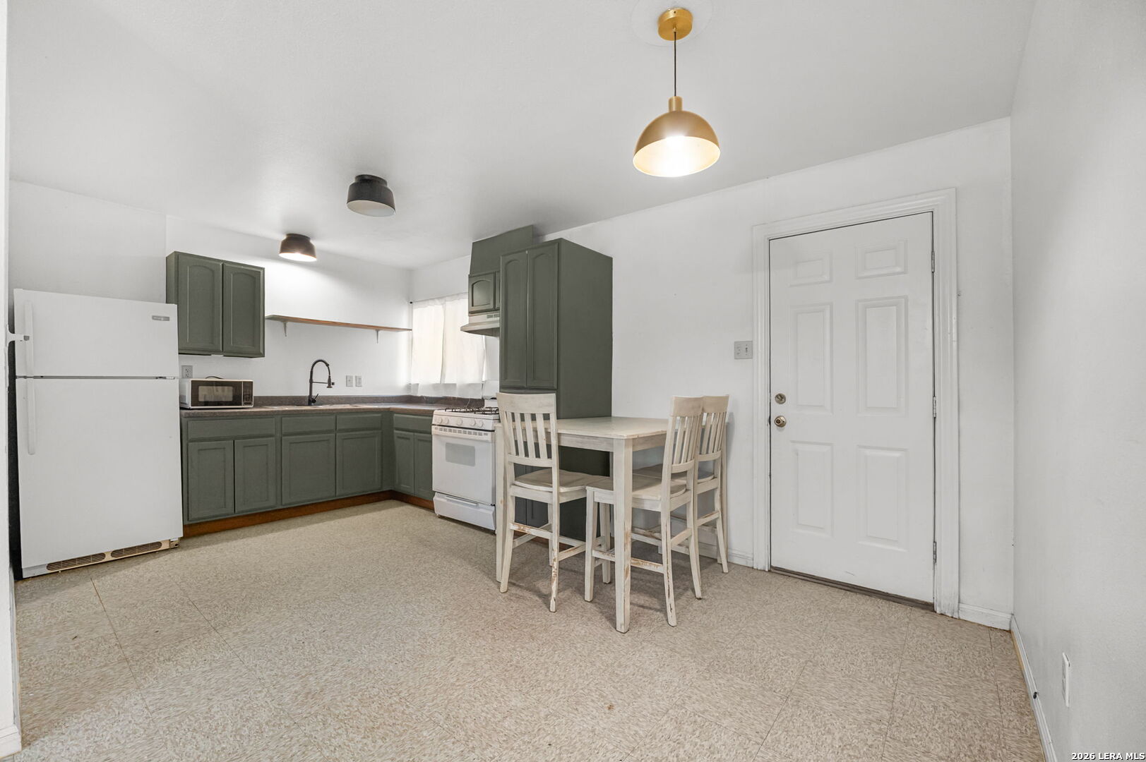 4135 King Krest San Antonio TX 78219