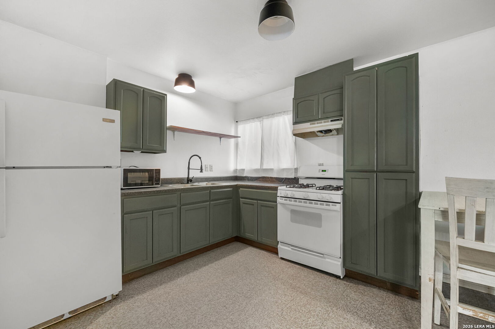 4135 King Krest San Antonio TX 78219