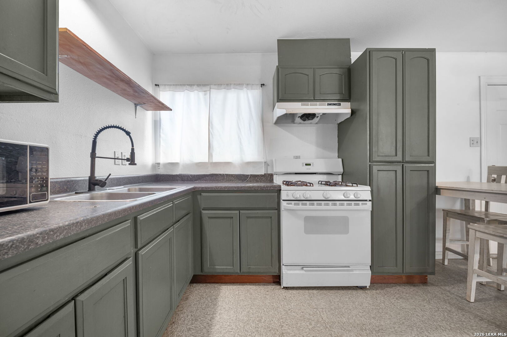 4135 King Krest San Antonio TX 78219