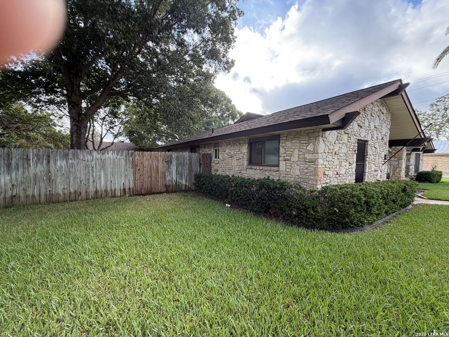 212 S 4th Stockdale TX 78160