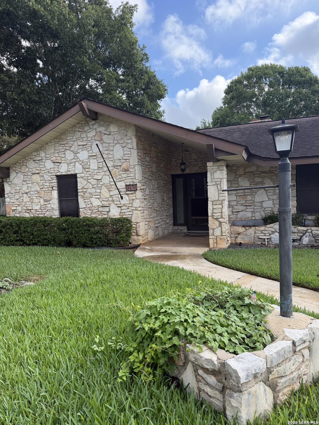 212 S 4th Stockdale TX 78160