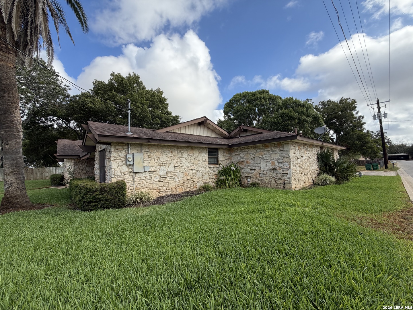212 S 4th Stockdale TX 78160
