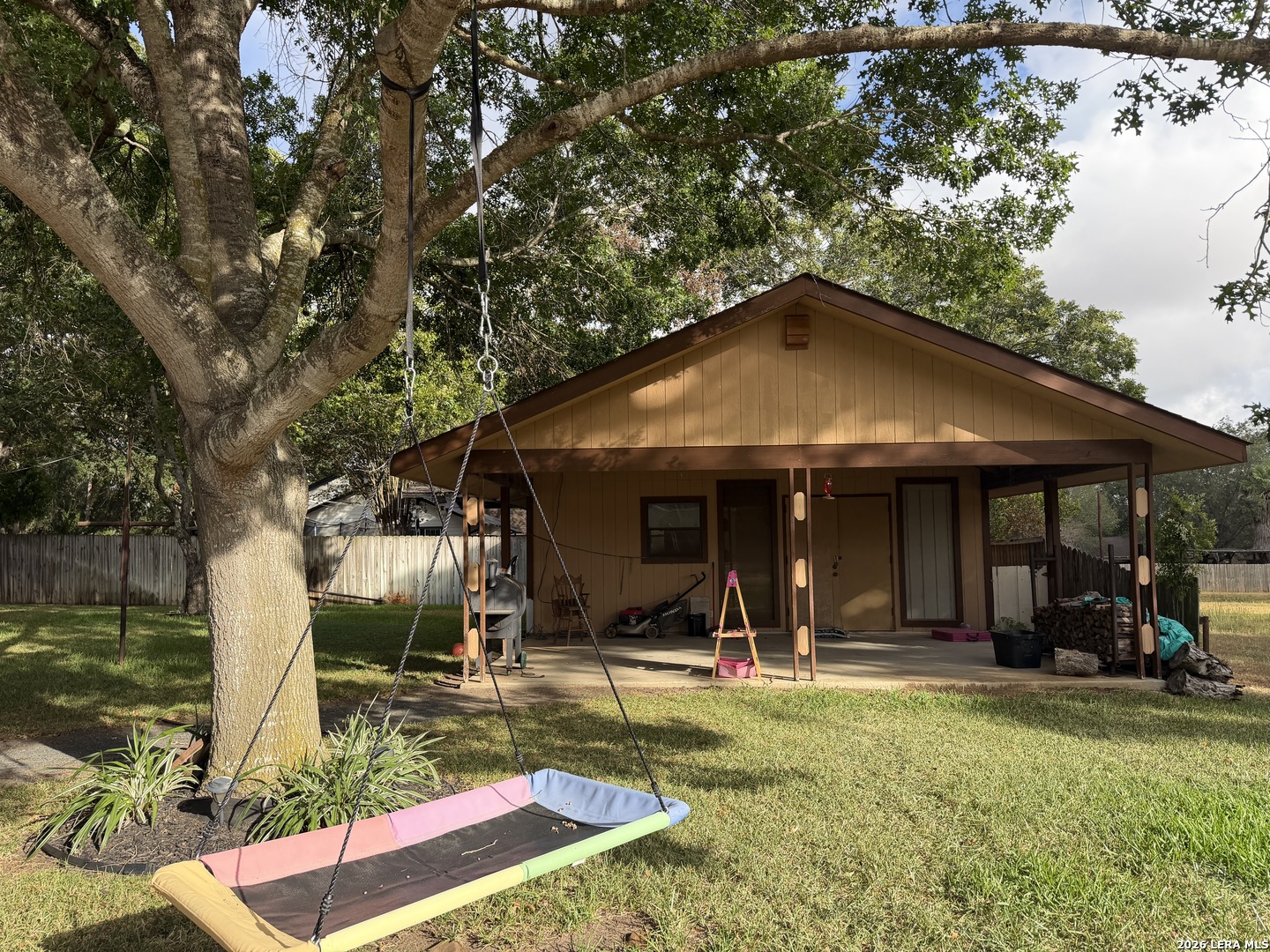 212 S 4th Stockdale TX 78160