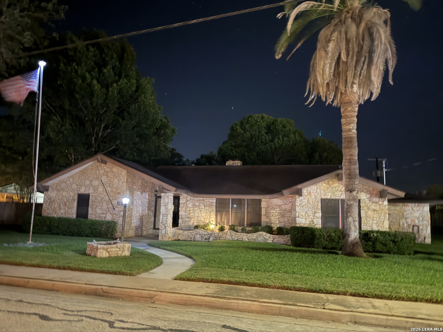 212 S 4th Stockdale TX 78160