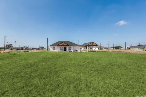 16934 Rancho Escondido Atascosa TX 78002