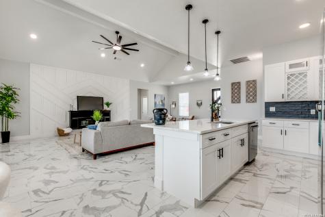 16934 Rancho Escondido Atascosa TX 78002
